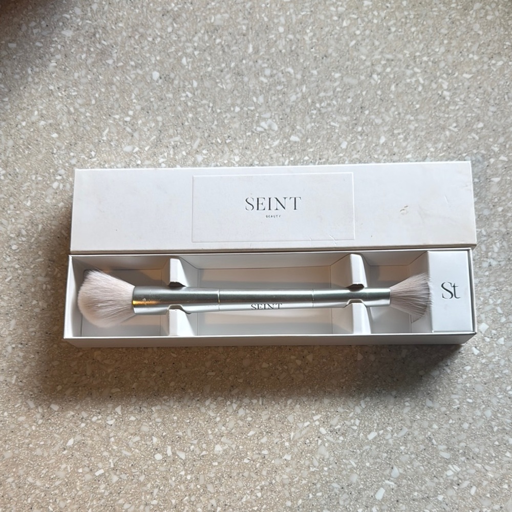 Seint Dual-Ended Makeup Shape brush NWT